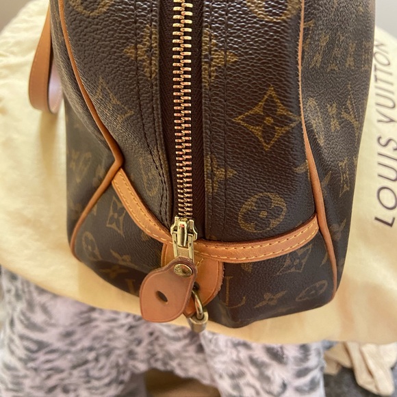 💯 Authentic Louis Vuitton Montorgueil Satchel - Picture 4 of 8